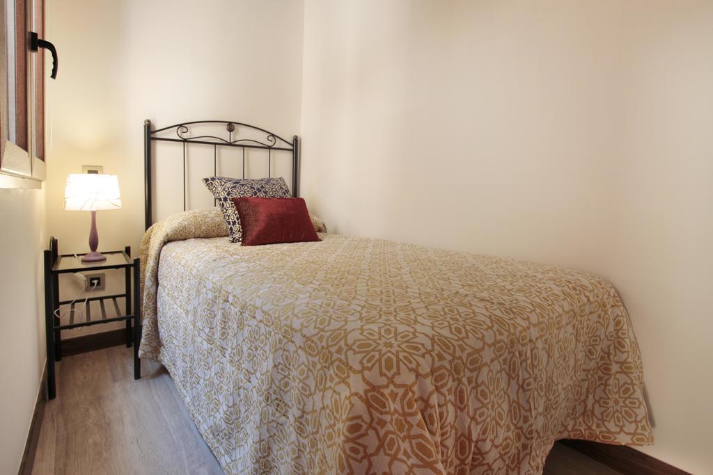 Apartamentos Alcantara Toledo Eksteriør bilde