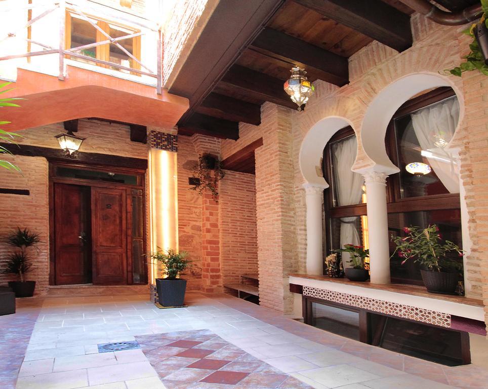Apartamentos Alcantara Toledo Eksteriør bilde
