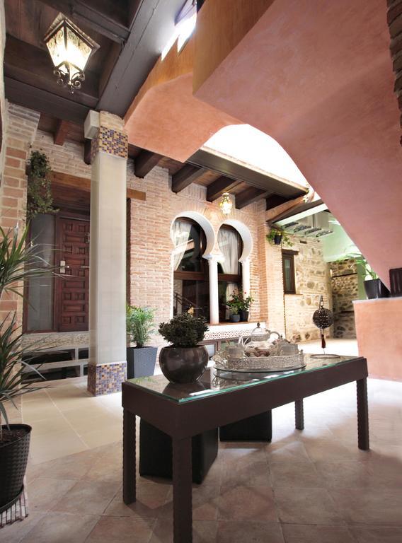 Apartamentos Alcantara Toledo Eksteriør bilde