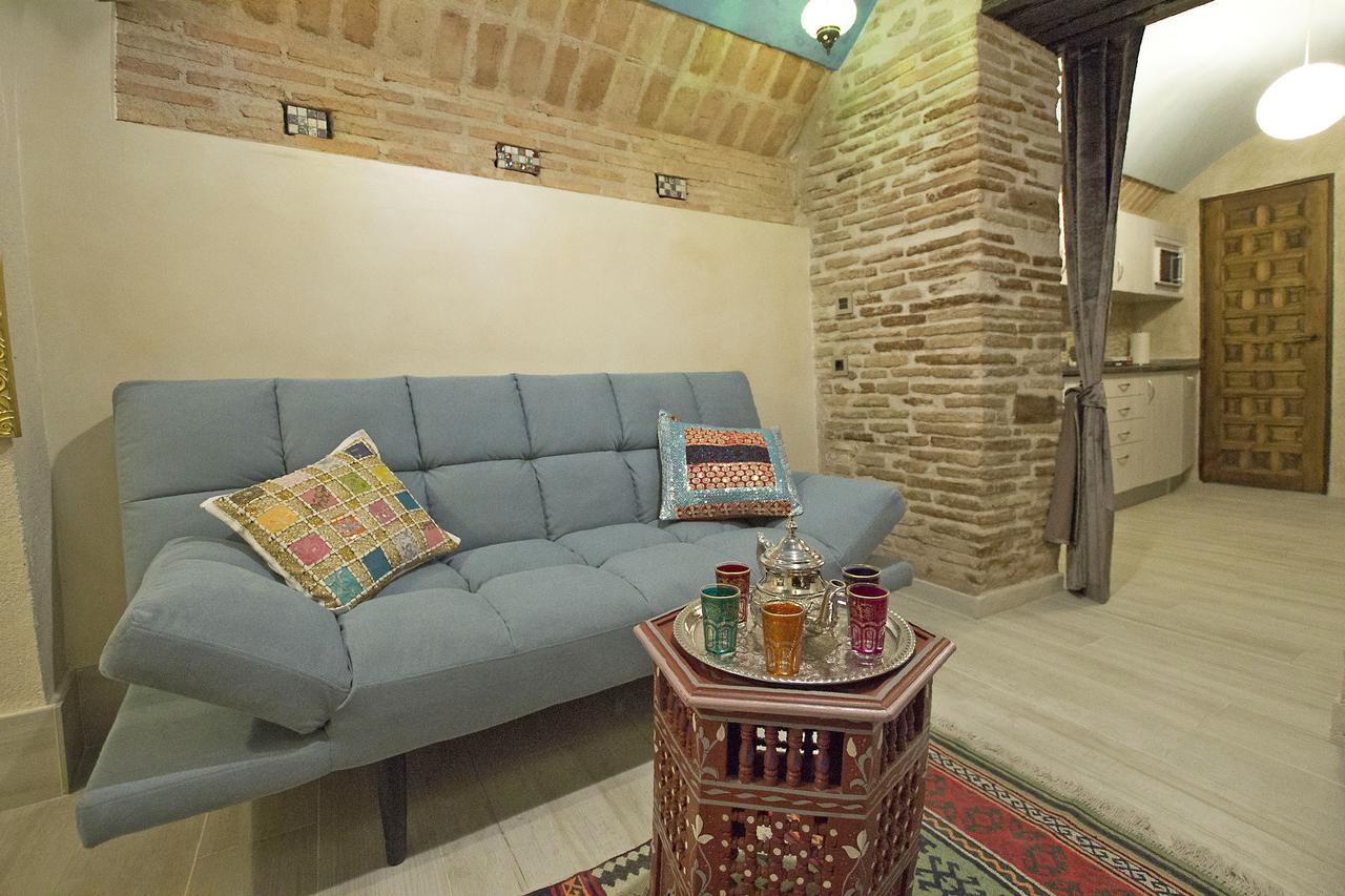 Apartamentos Alcantara Toledo Eksteriør bilde